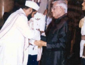 4.-Receiving-Award-from-Honble-R.-Venkataraman-President-of-India-1989-90
